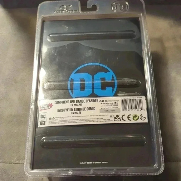 Mr.Freeze w/Batman Fighting the Frozen Comic (DC Page Punchers) 7" Figure - Picture 4 of 5